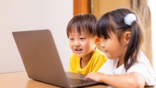 子どもにパソコンを与えるメリット・デメリット。何年生からがよい?