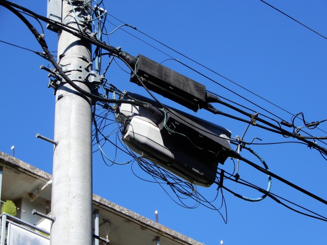光回線 電柱