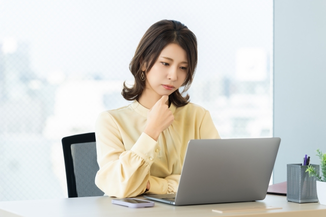 パソコン 困った 女性