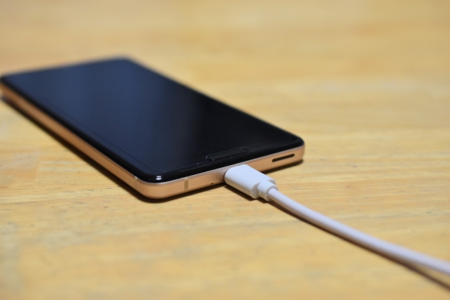 スマホ バッテリー 充電